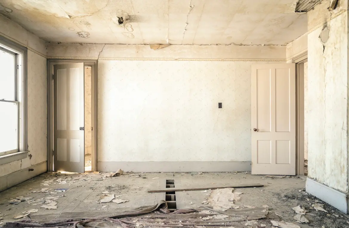 Waste disposal crew managing a cleanout project in Sheridan